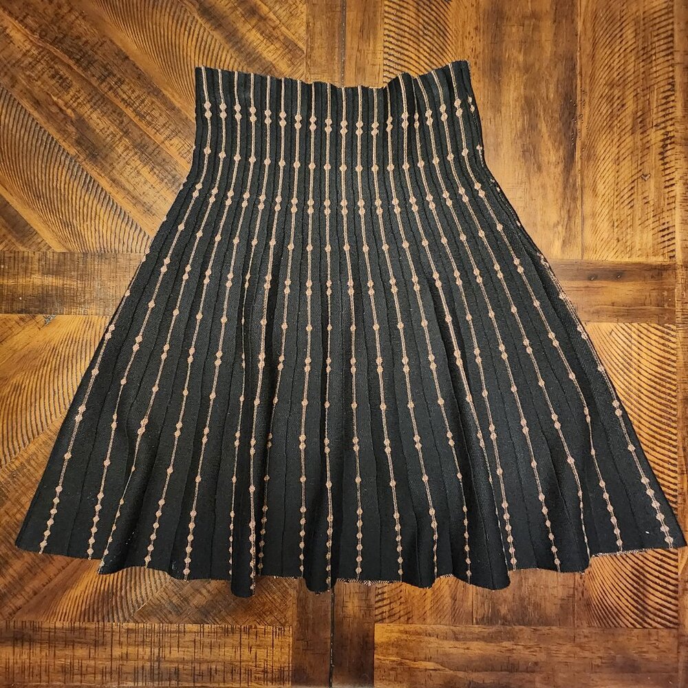 Max Studio Pleated A-line knit skirt | Medium